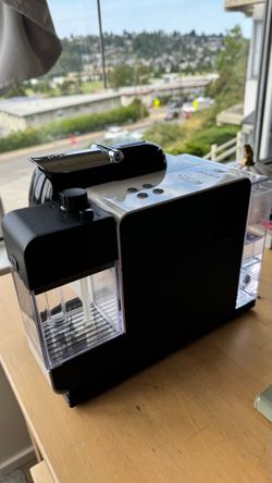 Nespresso Delonghi Latissima Plus Espresso Machine