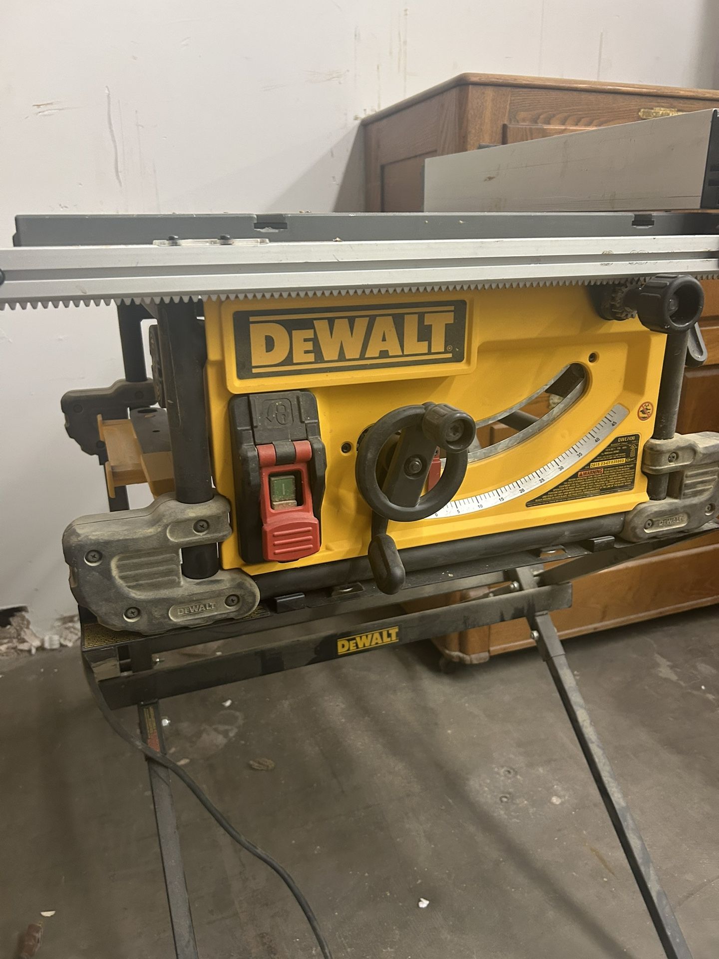 Dewalt Portable 10” Table Saw with Stand