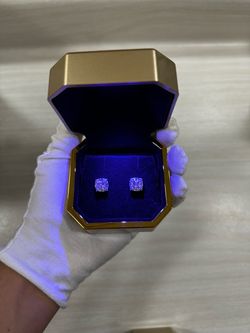 VVS Square Earrings