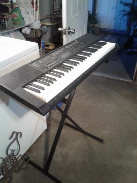 CASIO - CTK -2080 ELECTRIC KEY BOARD