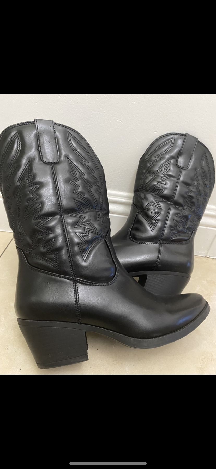 Black Boots 