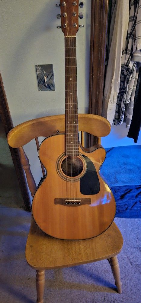 Fender Aucustic Eletric Guitar