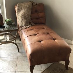 Leather Chase Lounge 