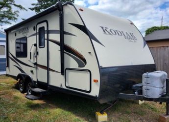 2016 Kodiak Ultra Lite 24 foot travel trailer