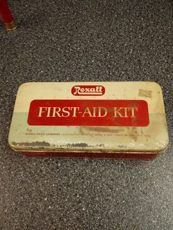 METAL REXALL FRIST AID KIT 40 BUCKS