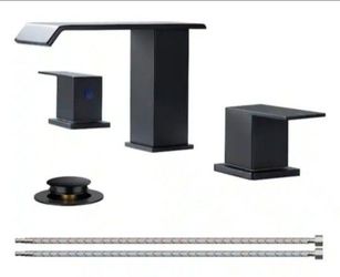 Forious Widespread Bathroom Faucet In Matte Black