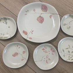 Japanese Porcelain Plates 
