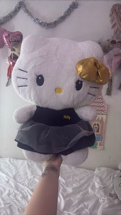 Hello Kitty Plushie 