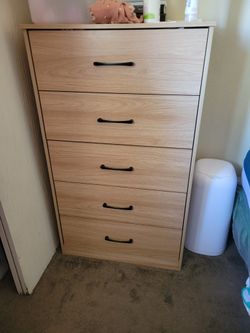 Dresser 
