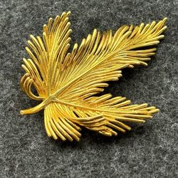 Vintage Unique Antique 18k solid yellow gold Tiffany & Co Yellow Gold Leaf Brooch