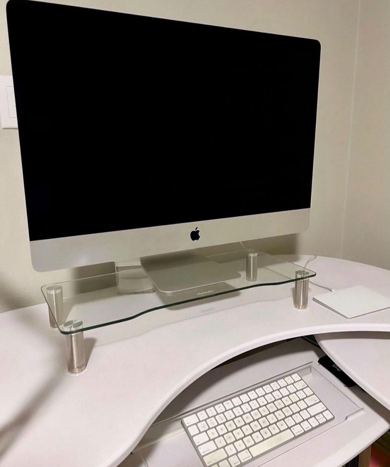 iMac Desktop $550