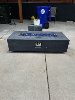 Outdoor propane fire pit