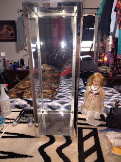 Decorative glass hanging case enclosure