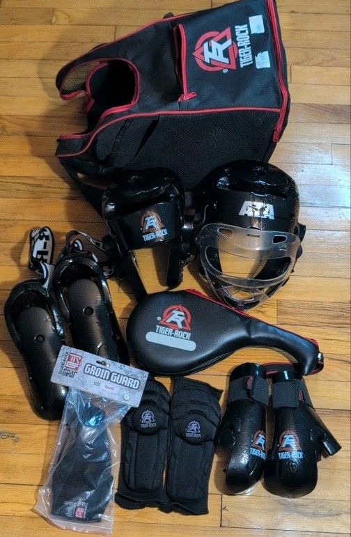 Tiger Rock Macho Martial Arts Sparring Gear Equipment Set Size Youth Large READ