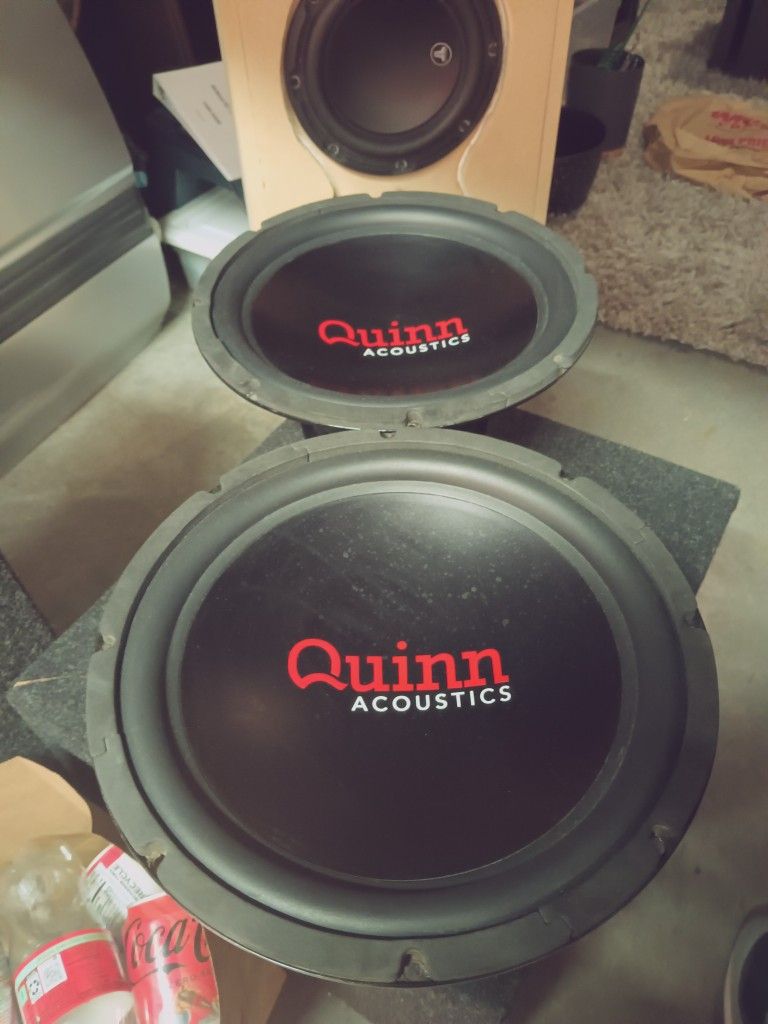 Quinn audio 12-in×2 low watt subwoofers good condition and work great. FREE DELIVERY DEMO PORTLAND 