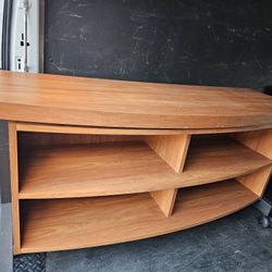 Modern Wood-Finish Coffee Table with Open Shelving – Great Condition
