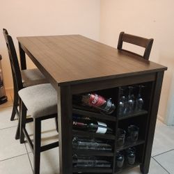 Dining Table With Wine and Glasses Stotage