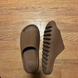 Adidas Yeezy Slides “Flax” 2022 Size 11