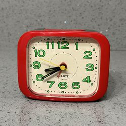MCM Glow in the Dark Numbers Red/Black C-Battery Vintage Quartz Alarm Clock