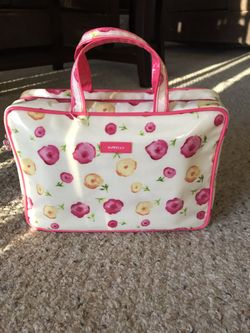 Travel makeup bag