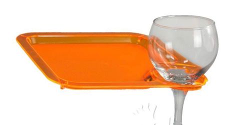 Outdoor Patio Plates w/ Wine Glass Holder – Fun Colors! NEW  Perfect for parties, BBQs, picnics, and outdoor gatherings! These reusable patio plates f