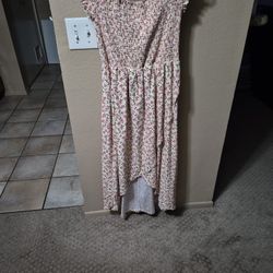 Cream Colored Dress With Flowers,maternity