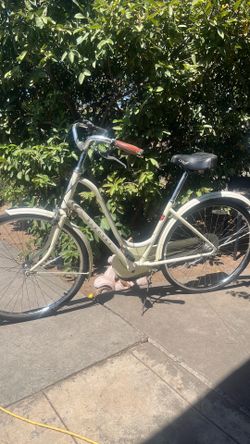 Electra woman’s bike