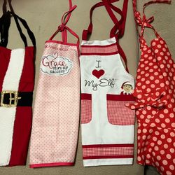 Young Girls Aprons 