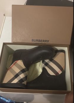 Burberry kids boots