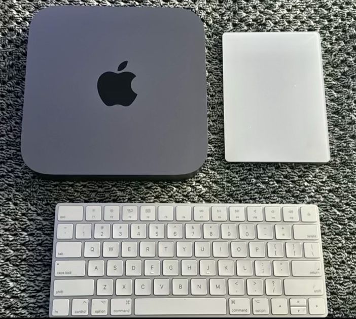 Apple Mac Mini (Late 2018) with keyboard & trackpad