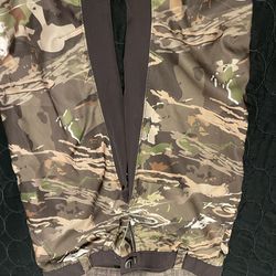 Under Armor Camo Hunting Pants Size 4