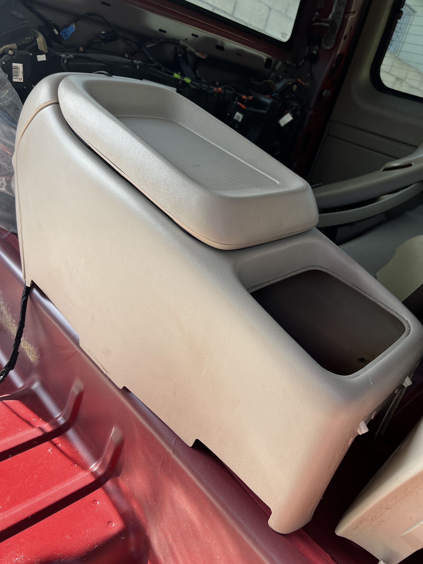 GMC Chevy Yukon Tahoe Sunurban Denali Interior Parts