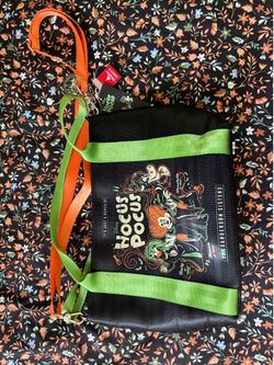Harvey’s Disney Parks Hocus Pocus Tote seatbelt bag