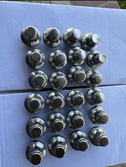 OEM TOYOTA TACOMA TUNDRA OR SEQUOIA LUG NUTS SET OF 24
