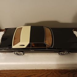 BOS Models 1978 Lincoln Continental Mark V 1/18 Scale