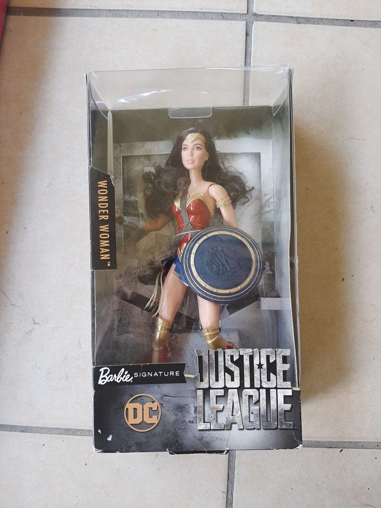 Barbie Signature Justice League Wonder Woman