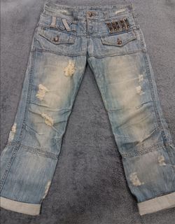 Men's +Women's (Unisex) cropped cut cuffed KINZ Y2K style distressed blue denim size 29