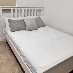 Queen Bed frame+mattress