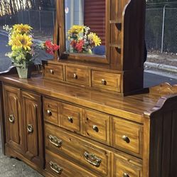 Bassett Real Wood Long Dresser With Big Drawers, Big Mirror. Drawers Sliding Smoothly. Delivery Available 