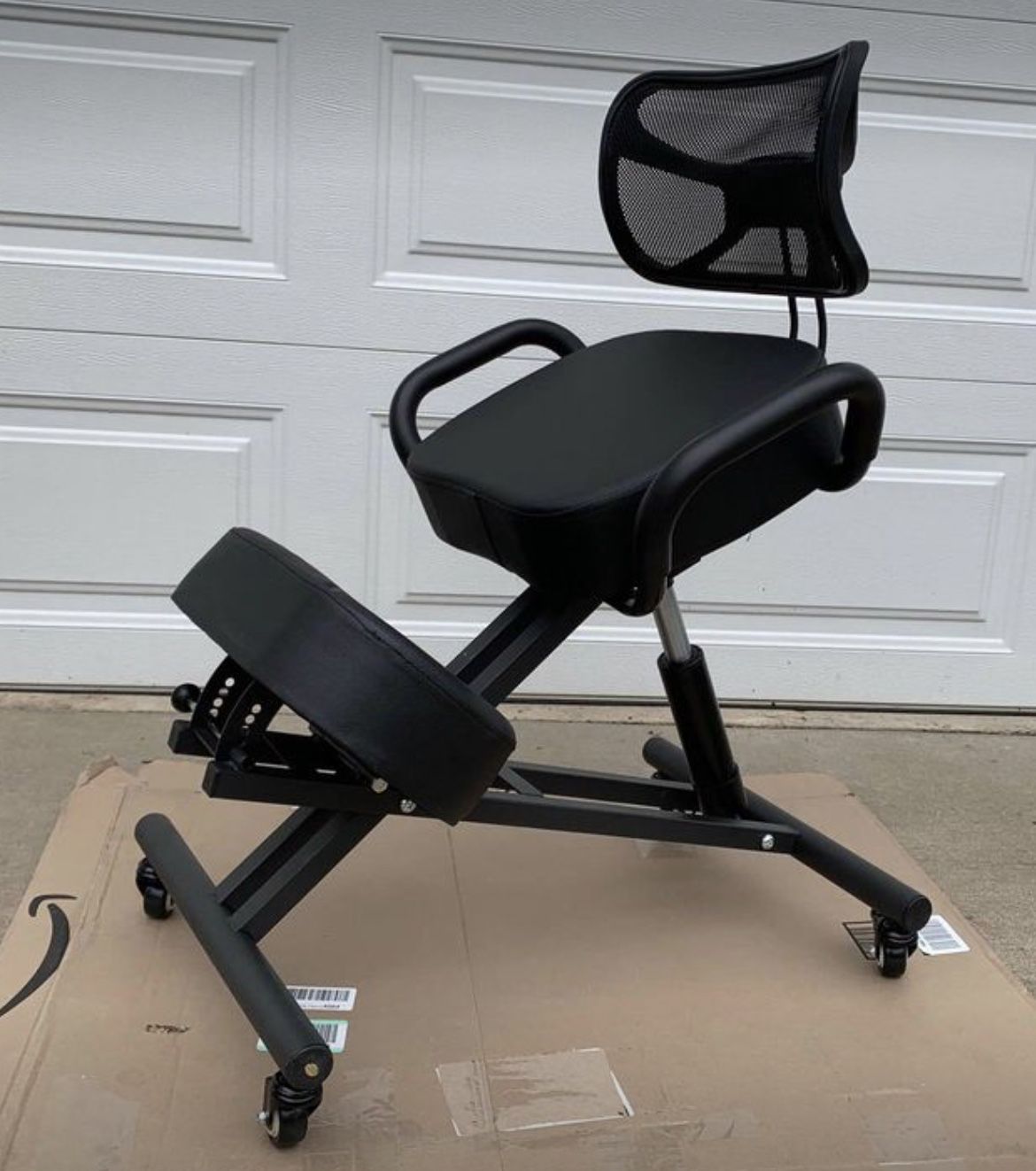 Kneeling desk chair