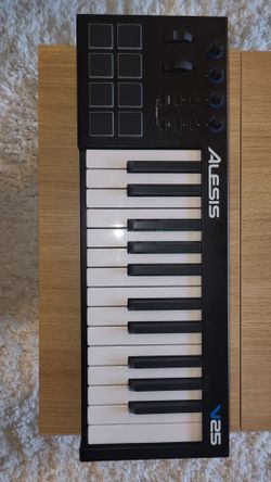 Alesis V25 MIDI Keyboard