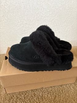 UGG black new