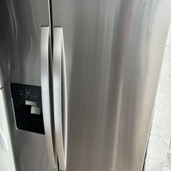 REFRIGERATOR WHIRLPOOL 33” Stainless Steel