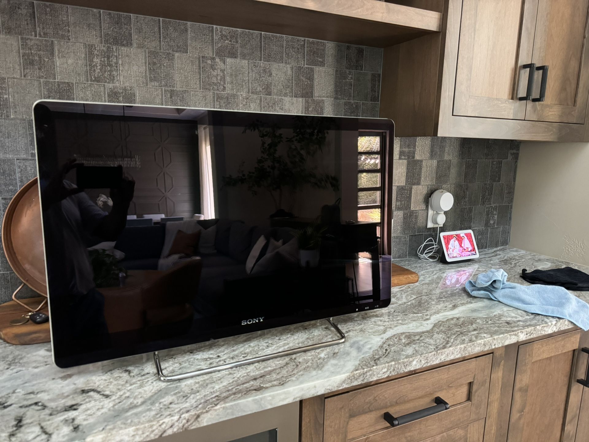 Sony 32 Inch Google TV/ Computer Monitor