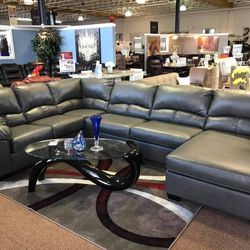 Aberton Gray Sectional / couch /Living room set
