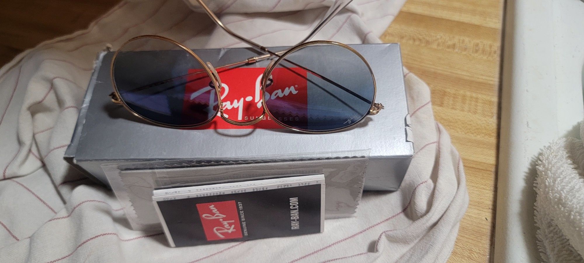 Rayban Round Metal Frame Sunglasses