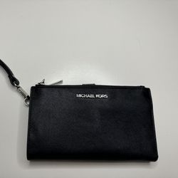 Michael Kors Wristlet Wallet 
