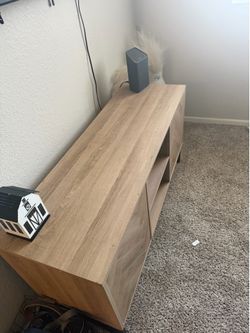 Entertainment center