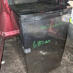 Mini Fridge 