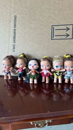 $25 set of 6. MGA Bratz Babyz Doll Mega Lot of 6 Cloe Jade Yasmin Sasha Vintage 2004